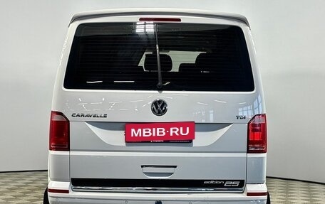 Volkswagen Caravelle T6 рестайлинг, 2017 год, 2 350 000 рублей, 4 фотография