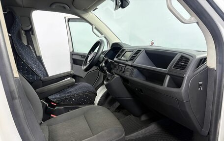 Volkswagen Caravelle T6 рестайлинг, 2017 год, 2 350 000 рублей, 11 фотография