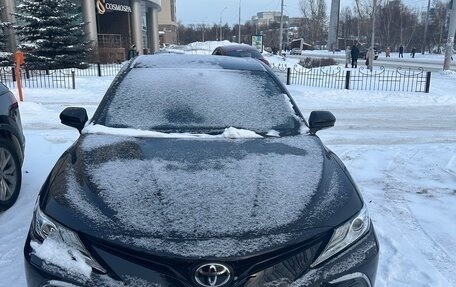 Toyota Camry, 2022 год, 3 950 000 рублей, 2 фотография