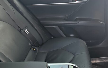 Toyota Camry, 2022 год, 3 950 000 рублей, 8 фотография