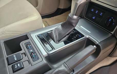 Toyota Land Cruiser Prado 150 рестайлинг 2, 2019 год, 5 100 000 рублей, 10 фотография