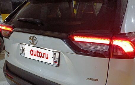 Toyota RAV4, 2021 год, 3 800 000 рублей, 15 фотография