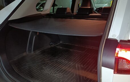 Toyota RAV4, 2021 год, 3 800 000 рублей, 16 фотография