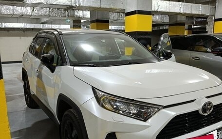Toyota RAV4, 2021 год, 3 800 000 рублей, 17 фотография