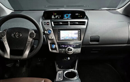 Toyota Prius v (+) I (ZVW40/41) рестайлинг, 2017 год, 1 650 202 рублей, 3 фотография