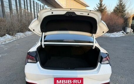 Hyundai Elantra, 2022 год, 16 фотография