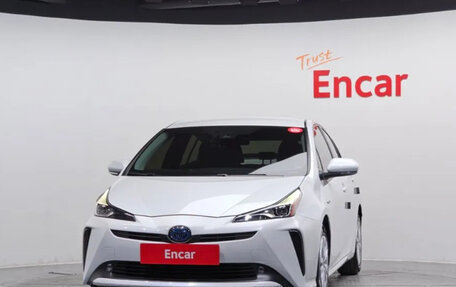 Toyota Prius IV XW50, 2021 год, 2 100 202 рублей, 1 фотография