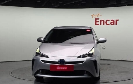 Toyota Prius IV XW50, 2021 год, 2 000 202 рублей, 1 фотография