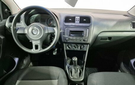Volkswagen Polo VI (EU Market), 2011 год, 665 000 рублей, 10 фотография