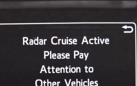 Toyota Prius IV XW50, 2021 год, 2 100 202 рублей, 4 фотография