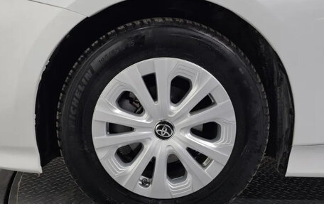 Toyota Prius IV XW50, 2021 год, 2 100 202 рублей, 6 фотография