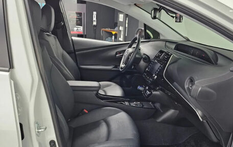 Toyota Prius IV XW50, 2021 год, 2 100 202 рублей, 14 фотография