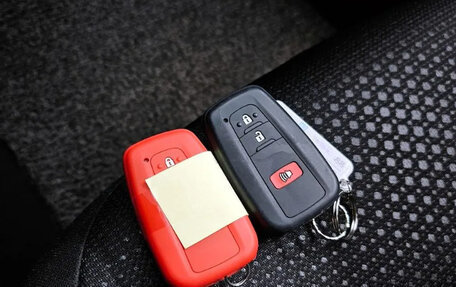 Toyota Prius IV XW50, 2022 год, 1 920 202 рублей, 3 фотография