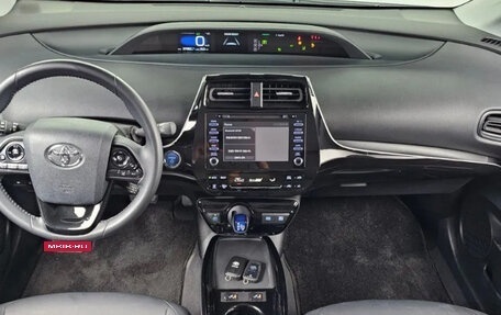 Toyota Prius IV XW50, 2021 год, 2 100 202 рублей, 12 фотография