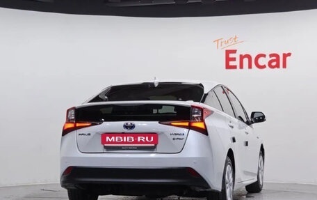 Toyota Prius IV XW50, 2021 год, 2 100 202 рублей, 10 фотография