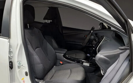 Toyota Prius IV XW50, 2022 год, 1 920 202 рублей, 9 фотография