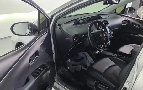 Toyota Prius IV XW50, 2021 год, 2 000 202 рублей, 6 фотография