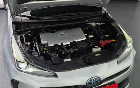 Toyota Prius IV XW50, 2021 год, 2 000 202 рублей, 13 фотография