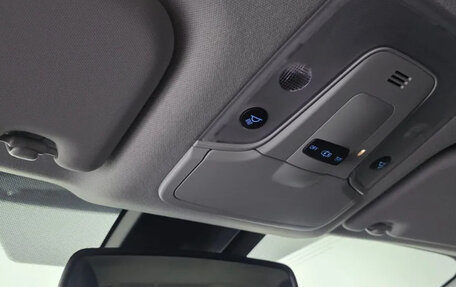 Toyota Prius IV XW50, 2021 год, 2 000 202 рублей, 15 фотография