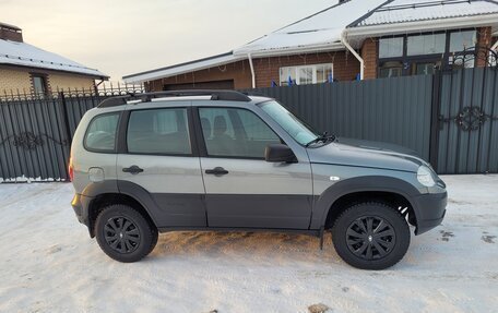 Chevrolet Niva I рестайлинг, 2018 год, 599 000 рублей, 2 фотография