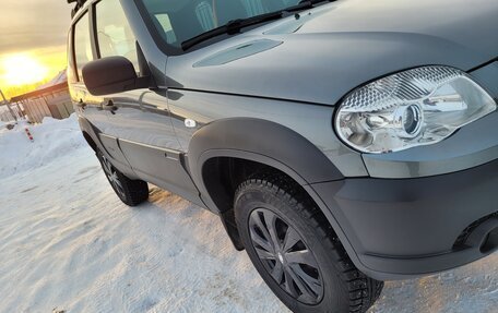 Chevrolet Niva I рестайлинг, 2018 год, 599 000 рублей, 3 фотография