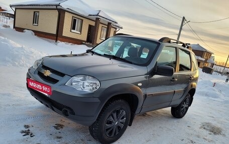 Chevrolet Niva I рестайлинг, 2018 год, 599 000 рублей, 10 фотография