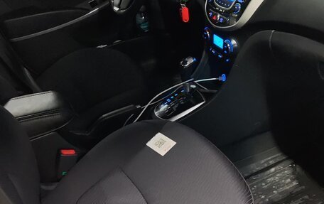 Hyundai Solaris II рестайлинг, 2011 год, 780 000 рублей, 5 фотография