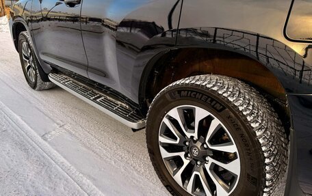 Toyota Land Cruiser Prado 150 рестайлинг 2, 2021 год, 6 900 000 рублей, 10 фотография