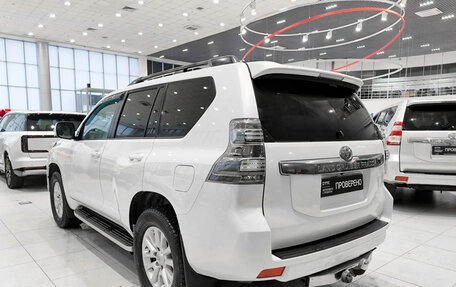 Toyota Land Cruiser Prado 150 рестайлинг 2, 2015 год, 3 990 000 рублей, 8 фотография