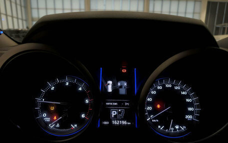 Toyota Land Cruiser Prado 150 рестайлинг 2, 2015 год, 3 990 000 рублей, 16 фотография