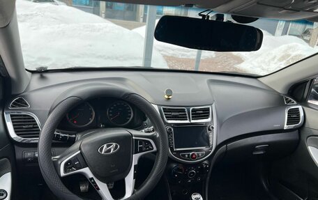Hyundai Solaris II рестайлинг, 2012 год, 848 000 рублей, 5 фотография