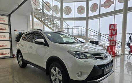 Toyota RAV4, 2014 год, 2 185 000 рублей, 6 фотография