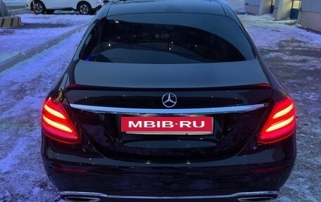 Mercedes-Benz E-Класс, 2016 год, 2 000 000 рублей, 3 фотография