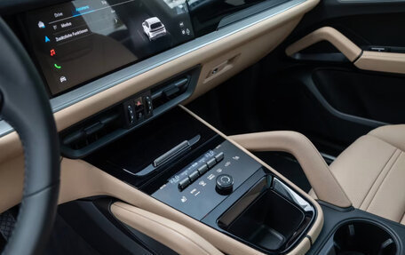 Porsche Cayenne III, 2026 год, 14 290 000 рублей, 16 фотография