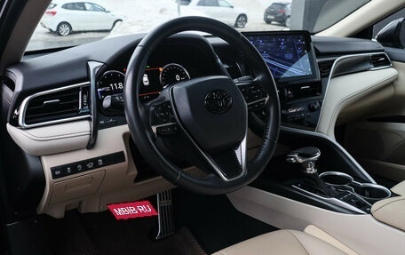 Toyota Camry, 2022 год, 3 770 000 рублей, 14 фотография