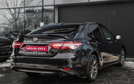 Toyota Camry, 2022 год, 3 770 000 рублей, 4 фотография