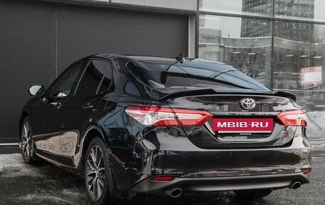 Toyota Camry, 2022 год, 3 770 000 рублей, 6 фотография