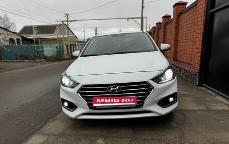 Hyundai Solaris II рестайлинг, 2018 год, 1 550 000 рублей, 1 фотография