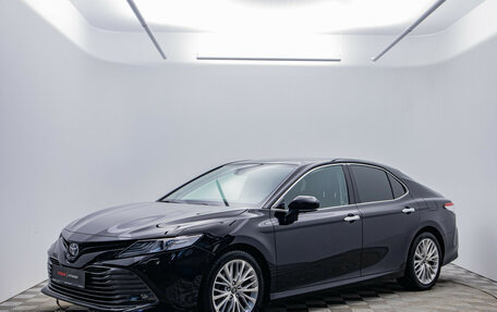 Toyota Camry, 2018 год, 3 390 000 рублей, 1 фотография