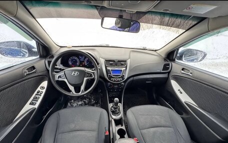 Hyundai Solaris II рестайлинг, 2013 год, 595 000 рублей, 10 фотография