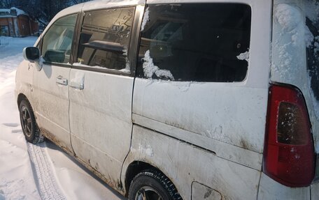 Nissan Serena II, 2001 год, 380 000 рублей, 4 фотография