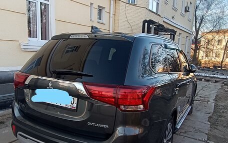 Mitsubishi Outlander III рестайлинг 3, 2018 год, 1 850 000 рублей, 6 фотография