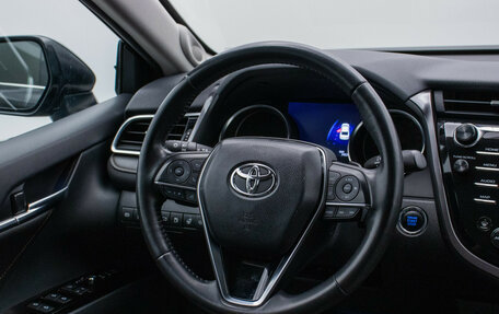 Toyota Camry, 2018 год, 3 390 000 рублей, 15 фотография