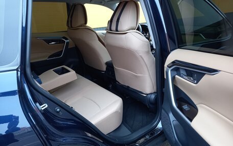 Toyota RAV4, 2022 год, 4 370 000 рублей, 8 фотография