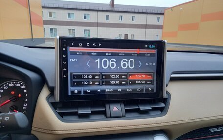 Toyota RAV4, 2022 год, 4 370 000 рублей, 5 фотография