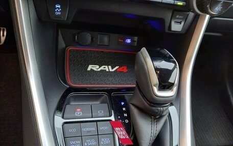 Toyota RAV4, 2022 год, 4 370 000 рублей, 9 фотография