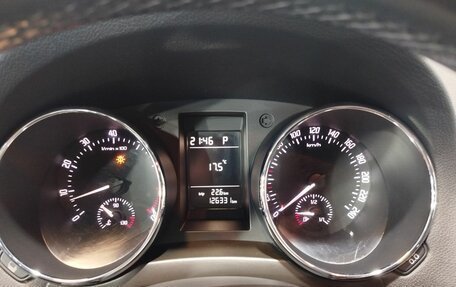 Skoda Yeti I рестайлинг, 2010 год, 800 000 рублей, 13 фотография