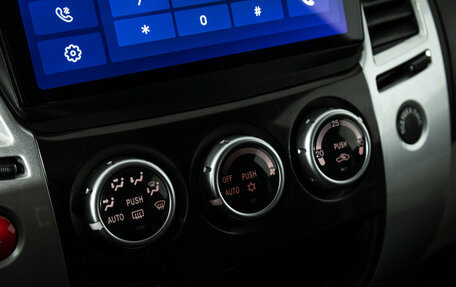 Mitsubishi Pajero Sport II рестайлинг, 2013 год, 1 399 585 рублей, 16 фотография