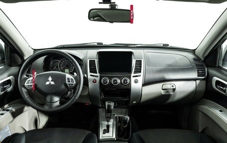 Mitsubishi Pajero Sport II рестайлинг, 2013 год, 1 399 585 рублей, 13 фотография