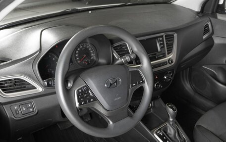 Hyundai Solaris II рестайлинг, 2022 год, 1 675 800 рублей, 5 фотография